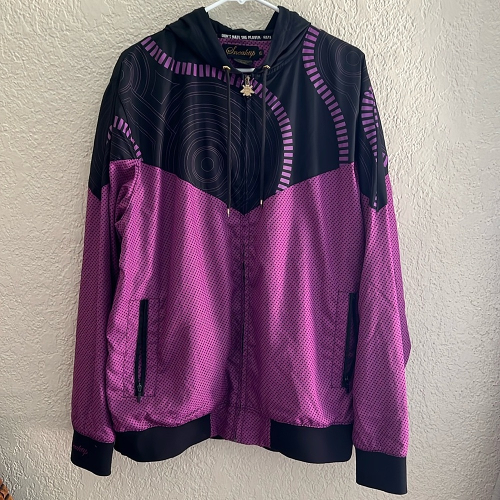 Sneaktip rare Karmaloop era windbreaker with hood size XL w/ wired earbud system